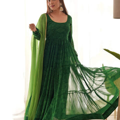 Green bandhani tiered anarkali set(Set of 2)