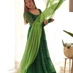 Green bandhani tiered anarkali set(Set of 2)