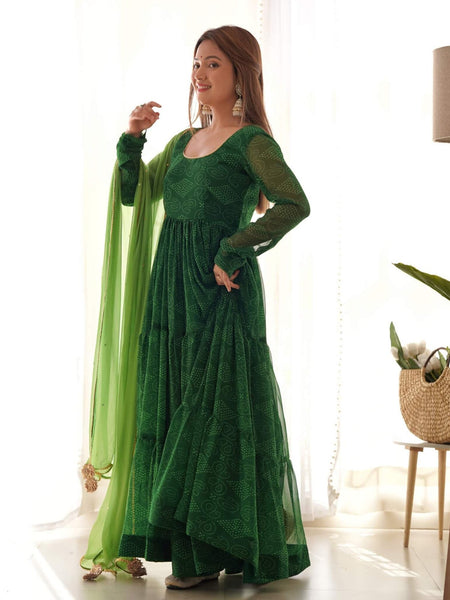 Green bandhani tiered anarkali set(Set of 2)