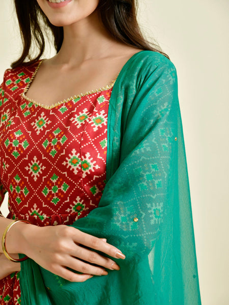 DESI RED SWAG IN PRINTS